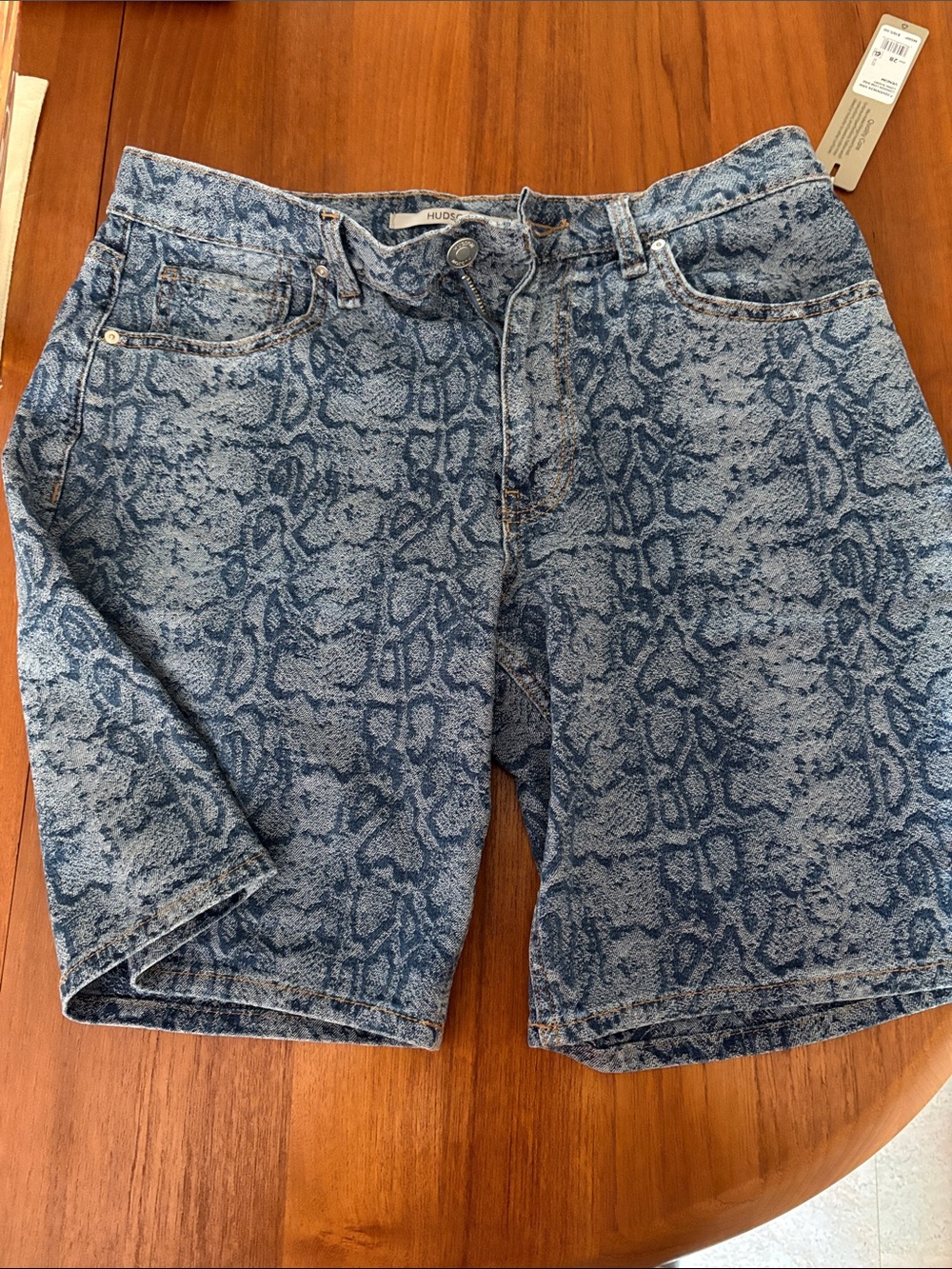 NWT Hudson Long Shorts size 28